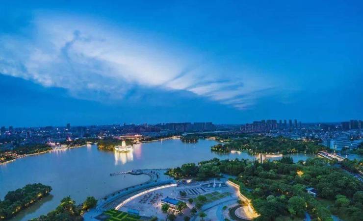 168体育 168体育官网荣安林语湖苑嘉兴平湖现房丨林语湖苑高品质园林景观实拍丨房子好不好(图1)