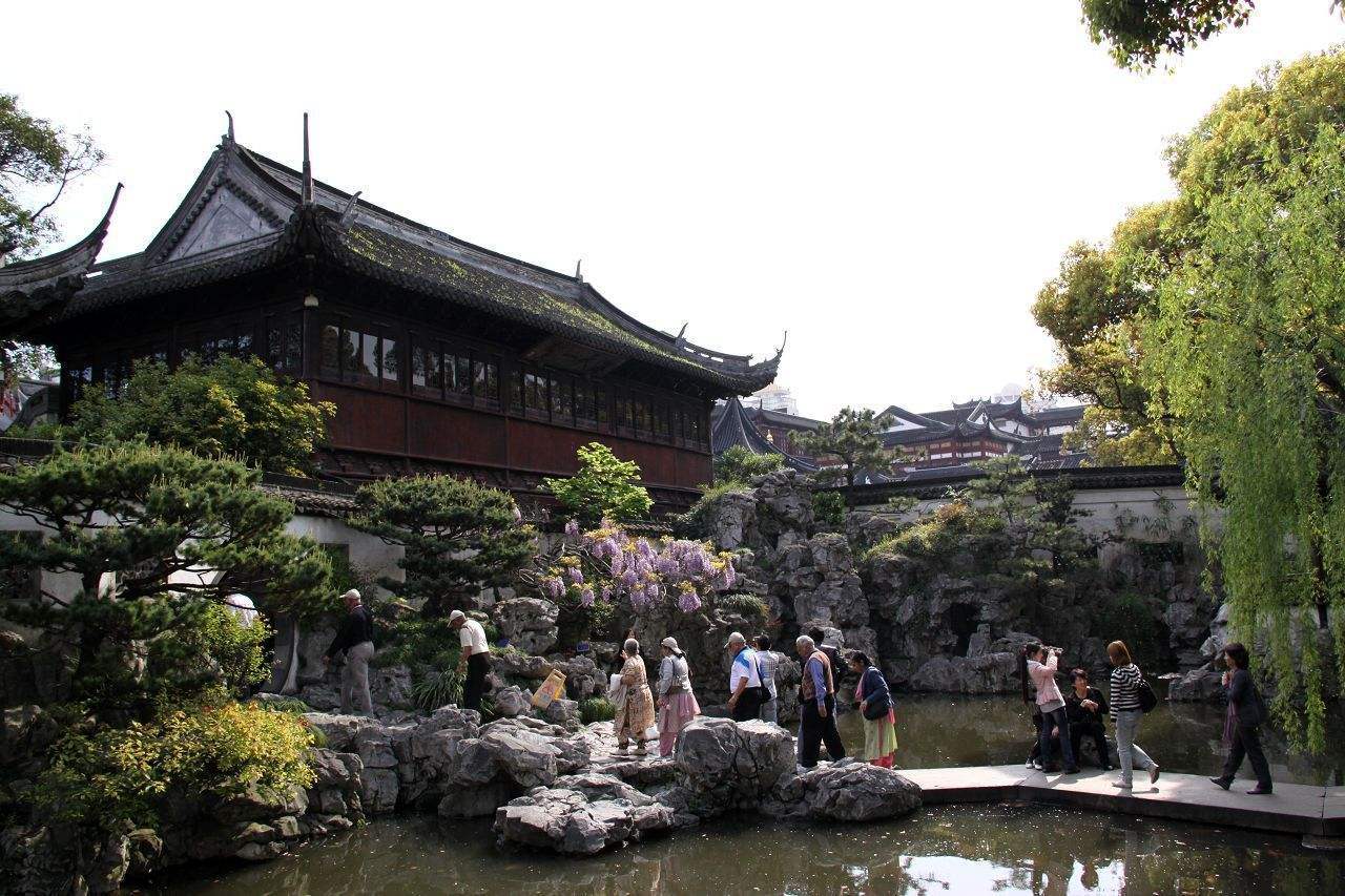 168体育 168体育官网上海一处园林景观与上海老城隍庙毗邻内有江南三大名石之一(图5)
